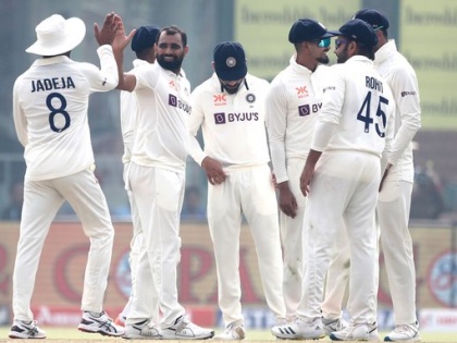 India vs Australia 2023 AUS 149-2 Indian players yearning wickets second session usman Khawaja and steve Smith Partnership 77 runs | India vs Australia 2023: दूसरे सत्र में विकेट के लिए तरसे भारतीय खिलाड़ी, ख्वाजा और स्मिथ जमे, 2 विकेट पर 149 रन