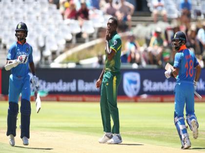 india beat south africa in centurion one day by 8 wickets virat kohli century | Ind Vs SA: शार्दुल की घातक गेंदबाजी के बाद कोहली के शतक ने जमाया रंग, भारत की 8 विकेट से जीत