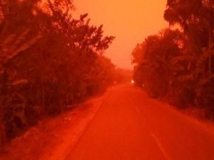 Indonesia haze becauses sky to turn blood red, Why has the sky turned red viral picture | जब देखते ही देखते इस देश में आसमान का रंग हो गया मंगल ग्रह जैसा, जानें क्यों सबकुछ बदला लाल रंग में?