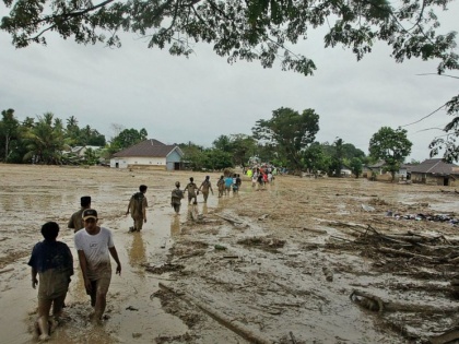 Indonesia Flash flood in leaves 16 dead, 23 missing North Luwu district official Indah Putri Indriani | इंडोनेशिया में बाढ़ः 21 लोगों की मौत, कई लापता, 4000 से अधिक लोग प्रभावित, बांग्लादेश में 7 लाख से अधिक विस्थापित