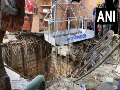 Madhya Pradesh Death toll in Indore temple accident increased to 35, rescue operation continues | इंदौर मंदिर हादसे में मरने वालों की संख्या 35 हुई, बचाव अभियान जारी, मंदिर में बनी बावड़ी की छत धंसने से कल हुई थी दुर्घटना