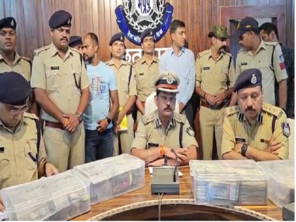 Big success of Chhatarpur police: arrested robbers in 12 hours and recovered goods worth more than Rs 1 crore | छतरपुर पुलिस की बड़ी सफलता: 12 घंटों में लुटेरों को गिरफ्तार कर 1 करोड़ रुपये से अधिक का माल किया बरामद
