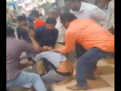 Kumar Vishvas reaction on Indore viral video of Bangle seller being beaten up | इंदौर में चूड़ी वाले की पिटाई पर भड़के कुमार विश्वास, वीडियो शेयर कर बोले- इतने ही वीर हो तो...