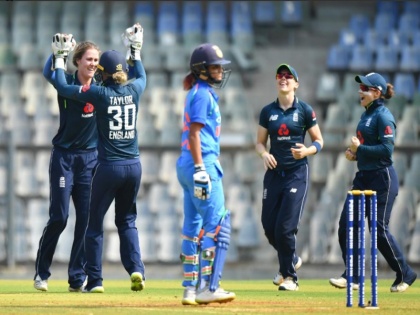 India Women vs England Women, 1st ODI, just 1 six in team india inning, ICC Championship match | INDW vs ENGW: भारतीय टीम ने बनाए सिर्फ 202 रन, पूरी पारी में लगा सिर्फ 1 ही छक्का