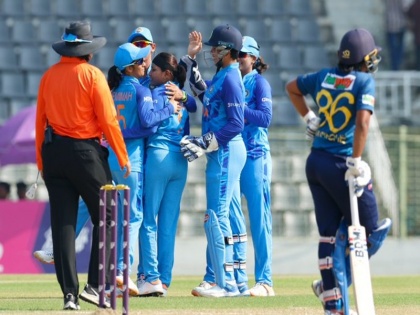 India Women vs Sri Lanka Women, Final SL sets target 66 runs to win for India | महिला एशिया कप 2022: फाइनल मुकाबले में श्रीलंका ने भारत को दिया 66 रनों का आसान लक्ष्य, रेणुका सिंह ने झटके 3 विकेट