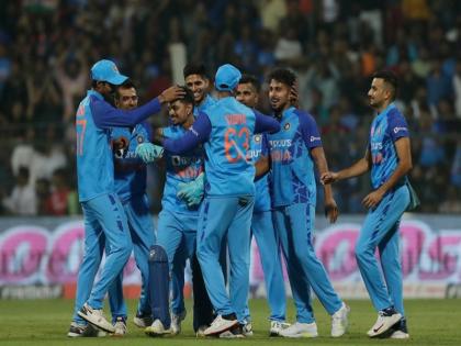 IND vs SL, 1st T20I India won the match by 2 runs | IND vs SL, 1st T20I: भारत ने 2 रनों से जीता रोमांचक मुकाबला, डेब्यू मैच में शिवम मावी ने लिए 4 विकेट