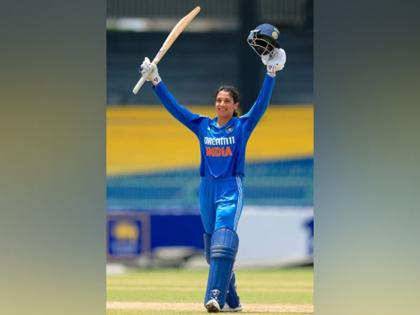 INDW vs SLW: Mandhana's century helps India score 342/7 against Sri Lanka in the final of the tri-series | INDW vs SLW: मंधाना के शतक की बदौलत भारत ने त्रिकोणीय सीरीज के फाइनल में श्रीलंका के खिलाफ बनाए 342/7 रन