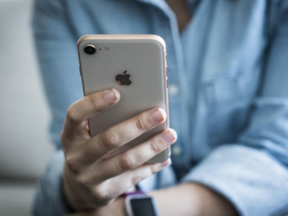 iPhone owners are 167 times more at risk of being hacked, next come Samsung | आईफोन यूजर्स की बढ़ी टेंशन, एंड्राएड के मुकाबले 167 परसेंट ज्यादा हैक होने का खतरा
