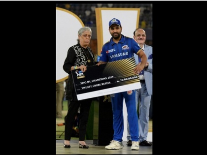 Diana Edulji wanted to give away IPL winners' trophy but eventually convention followed | विवाद में आया आईपीएल, विजेता टीम को ट्रॉफी सौंपना चाहती थीं डायना एडुल्जी