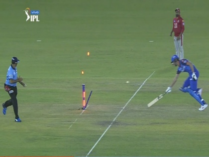IPL 2019, KXIP vs DD: Ravichandran Ashwin one-handed bullet run-out, Video | IPL 2019: अश्विन का 'बुलेट थ्रो', पहली ही गेंद पर आउट हुए क्रिस मॉरिस, देखें वीडियो