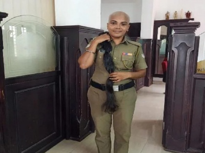 Kerala woman police shaves her head for cancer patients, internet says she is real hero | केरल की इस महिला पुलिस अफसर ने मुंडवा दिए अपने लंबे बाल, वजह जान आप भी हो जाएंगे इनके फैन