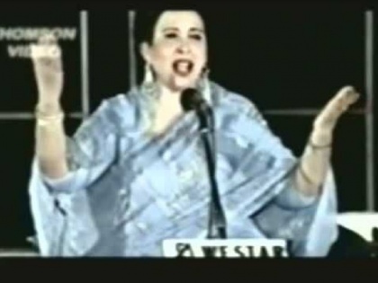 history of Faiz’s Hum Dekhenge When Iqbal Bano sings against Zia’s Dictatorship know about singer | जब इकबाल बानो ने फैज की नज्म 'हम देखेंगे' साड़ी पहन गाया था, पाकिस्तान की सियासत को हिलाने वाली गायिका जानें क्यों है चर्चा में