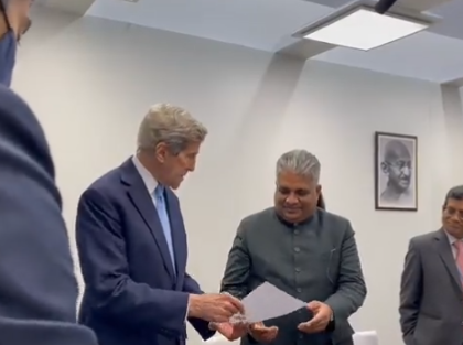 International Solar Alliance PM Narendra Modi in 2015 USA now 101 Paris COP | भारत नीत अंतरराष्ट्रीय सौर गठबंधनः अमेरिका इंटरनेशनल सोलर एलायंस ग्रुप का 101वां सदस्य बना, जानिए क्या है मामला International Solar Alliance PM Narendra Modi in 2015 USA now 101 Paris COP | भारत नीत अंतरराष्ट्रीय सौर गठबंधनः अमेरिका इंटरनेशनल सोलर एलायंस ग्रुप का 101वां सदस्य बना, जानिए क्या है मामला