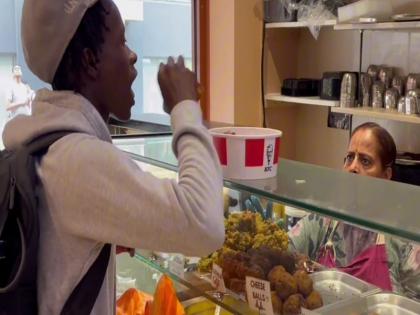 Man eats chicken inside ISKCON restaurant in London, sparks outrage Viral video | Viral video: लंदन के इस्कॉन रेस्टोरेंट में एक व्यक्ति ने खाया चिकन, लोगों में फैला आक्रोश Man eats chicken inside ISKCON restaurant in London, sparks outrage Viral video | Viral video: लंदन के इस्कॉन रेस्टोरेंट में एक व्यक्ति ने खाया चिकन, लोगों में फैला आक्रोश