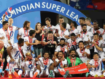 Indian Super League 2018: Chennaiyin FC Beat Bengaluru FC to win title | ISL 2018: चेन्नईयन एफसी ने दी सुनील छेत्री की बेंगलुरु एफसी को मात, दूसरी बार बना चैंपियन