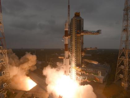 Launch of Cartosat-3 after Chandrayaan-2, ISRO applauds on social media again pm modi tweet | चंद्रयान-2 के बाद कार्टोसैट-3 को लॉन्च करने पर सोशल मीडिया पर फिर हुई ISRO की वाहवाही, पीएम मोदी ने भी ट्वीट कर लिखी ये बात