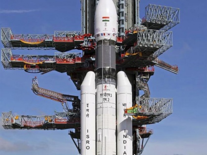 diwali gift Indian rocket places 36 satellites into orbit ISRO show world space heaviest rocket LVM3 | इसरो ने दुनिया को दिखाया भारत का दिवाली धमाका, 36 संचार उपग्रहों को अंतरिक्ष में भेजा
