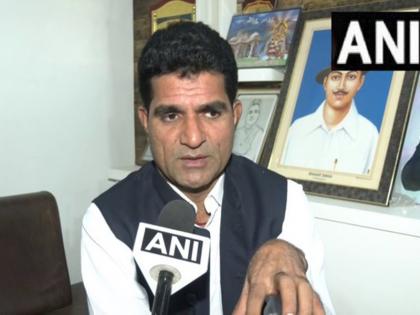 Ishudan Gadhvi rejected the Gujarat exit poll claimed to get more than 100 seats | इशुदान गढ़वी ने गुजरात एग्जिट पोल को नकारा, 100 से ज्यादा सीटें मिलने का किया दावा, कहा- भाजपा सरकार नहीं बना रही