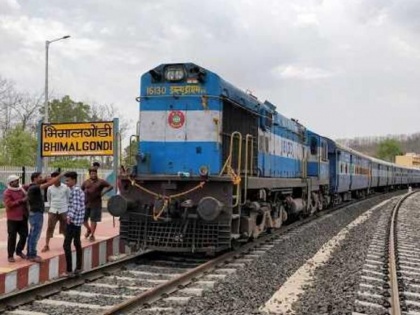 Itwari-Chhindwara Speed ​​30 kmph on broad gauge 4 hours journey 147 km specialty | इतवारी-छिंदवाड़ाः ब्रॉडगेज पर रफ्तार 30 केएमपीएच, 4 घंटे का सफर, 147 किलोमीटर, जानें खासियत