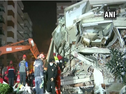 17 killed, over 709 injured as strong earthquake hits Turkey, Greek islands | तुर्की में शक्तिशाली भूकंप ने मचाही तबाही, देखते ही देखते ढही बहुमंजिला इमारत, 17 लोगों की मौत, सैकड़ों घायल 