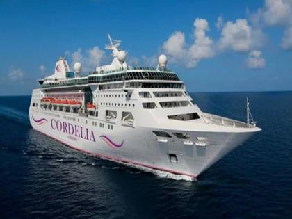goa 2000 travellers stuck on cruise ship after crew member tested covid-19 positive | क्रू मेंबर के कोरोना पॉजिटिव होने के बाद क्रूज शिप पर फंसे 2000 लोग, बिना जांच बाहर जाने की नहीं अनुमति