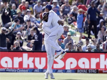India vs New Zealand: Just Put My Hands Up And It Stuck: Ravindra Jadeja On His Catch To Dismiss Neil Wagner | IND vs NZ: अविश्वसनीय कैच पर बोले रवींद्र जडेजा, 'मैंने हाथ ऊपर उठाया और गेंद मेरे हाथों में अटक गई'