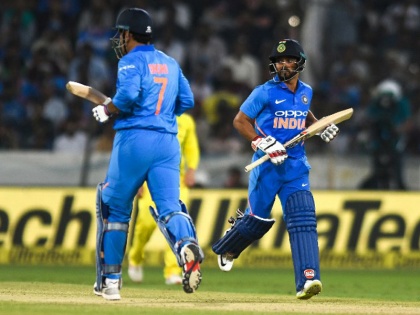 India won by 6 wicket beat Australia in 1st ODI to lead in Series Ind vs Aus 1st ODI match result | Ind vs Aus, 1st ODI: धोनी-जाधव ने दिलाई टीम इंडिया को जीत, हैदराबाद में पहली बार ऑस्ट्रेलिया को हराया