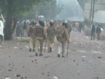 jafrabad violence: Shoot at sight orders remain, 13 people killed in Delhi violence so far, | दिल्ली हिंसा: उपद्रवियों को देखते ही गोली मारने के आदेश, अब तक 13 लोगों की मौत, बड़ी संख्या में पुलिसबल तैनात