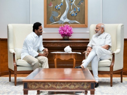 Jaganmohan Reddy meets PM Modi to discuss special state status for Andhra | जगनमोहन रेड्डी ने पीएम मोदी से मुलाकात कर आंध्र के लिए विशेष राज्य के दर्जे पर की चर्चा