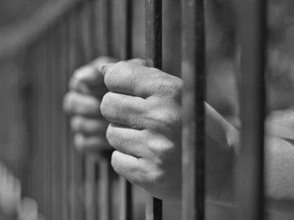 Court awards 5-year jail term to man for using fake caste certificate to get govt jobs | फर्जी जाति प्रमाण पत्र के जरिये हासिल की दो सरकारी नौकरी, जुर्माने के साथ मिली 5 साल की कैद Court awards 5-year jail term to man for using fake caste certificate to get govt jobs | फर्जी जाति प्रमाण पत्र के जरिये हासिल की दो सरकारी नौकरी, जुर्माने के साथ मिली 5 साल की कैद