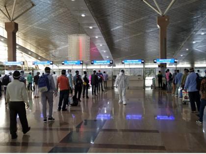 Nearly 400 migrants arrived in Rajasthan by four flights, all quarantined | चार उड़ानों से करीब 400 प्रवासी राजस्थानी पहुंचे जयपुर, सभी को किया गया क्वारंटाइन Nearly 400 migrants arrived in Rajasthan by four flights, all quarantined | चार उड़ानों से करीब 400 प्रवासी राजस्थानी पहुंचे जयपुर, सभी को किया गया क्वारंटाइन