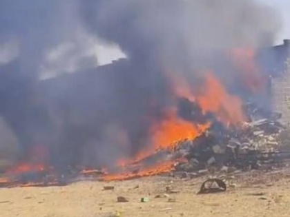 Air Force fighter plane crashed in Jaisalmer burnt to ashes | IAF Aircraft Crash: जैसलमेर में एयरफोर्स का फाइटर प्लेन हुआ दुर्घटनाग्रस्त, धूं-धूं जलकर हुआ खाक