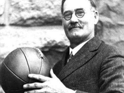 Google Doodle remembers James Naismith inventor of basketball | Google Doodle: बॉस्केटबॉल के जनक को याद कर रहा है गूगल, डॉ जेम्स नेसमिथ पर खास डूडल, जानिए उनके बारे में