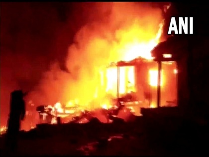 Massive fire in Jammu and Kashmir's Kishtwar, 15 houses burnt down, 23 families left homeless | जम्मू-कश्मीर के किश्तवाड़ में भीषण आग, 15 मकान जलकर खाक, 23 परिवार हुए बेघर