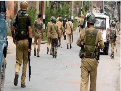 Jammu and Kashmir new trend as this year, 9 terrorists have left gun and returns home | जम्मू-कश्मीर में नया ट्रेंड! इस साल 9 आतंकियों ने किया मुठभेड़ के दौरान सरेंडर, पर हथियार थामने वालों का आंकड़ा अभी नहीं हुआ है कम