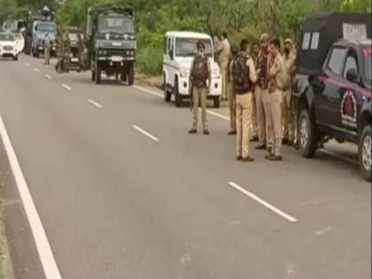 Jammu kashmir Search operation for terrorists on Jammu Pathankot National Highway amid reports of infiltration | जम्मू-पठानकोट नेशनल हाईवे पर कल रात से जारी है तलाशी अभियान, आतंकियों के घुसपैठ की आशंका Jammu kashmir Search operation for terrorists on Jammu Pathankot National Highway amid reports of infiltration | जम्मू-पठानकोट नेशनल हाईवे पर कल रात से जारी है तलाशी अभियान, आतंकियों के घुसपैठ की आशंका