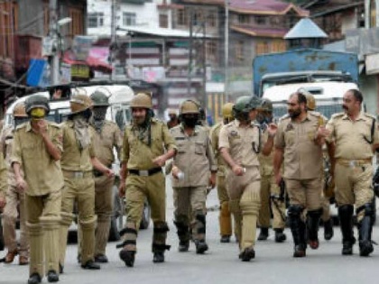 Jammu and Kashmir Police campaign against journalists creates anger | जम्मू-कश्मीर में पत्रकारों के खिलाफ पुलिस की मुहिम से गुस्से का माहौल, जानिए मामला