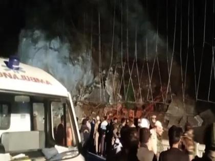 Part of tunnel collapses on Jammu and Kashmir highway in Ramban 8 people trapped | रामबन में जम्मू-कश्मीर राजमार्ग पर जांच के दौरान ढहा निर्माणाधीन सुरंग, 8 लोग फंसे
