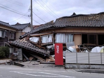 Japan Earthquake Earth shook due to continuous earthquake tremors in Japan 8 people died many buildings collapsed | Japan Earthquake: जापान में लगातार भूकंप के झटकों से दहली धरती; 8 लोगों की मौत, कई इमारतें ढहीं