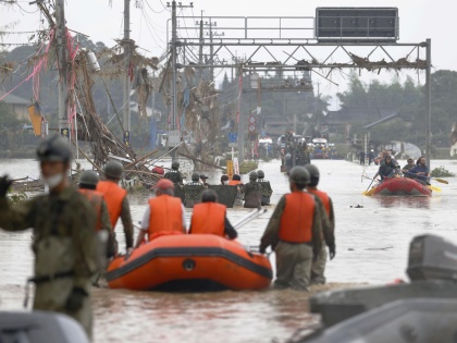 Southwestern Japan floods more heavy rain expected Rescuers search survivors death toll rises 49 | दक्षिणी जापान में तीन दिन से बारिश, हालात खराब, बाढ़ से 49 लोगों की मौत, अलर्ट जारी, राहत तेज