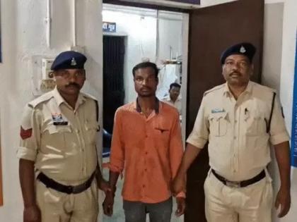 Jashpur Lover called girlfriend strangled her belt then killed girlfriend 14 year old daughter and 6 year old son absconding accused arrested from Ranchi | प्रेमी ने प्रेमिका को बुलाया और बेल्ट से गला घोंटकर मारा, फिर प्रेमिका की बेटी-बेटे की हत्या की, नदी किनारे दफनाया, शराब पीकर गांव वाले को बताया