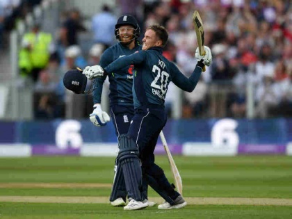 Jason Roy brilliant century guide England to beat Australia by six wickets in 4th ODI | जेसन रॉय के तूफानी शतक में उड़ा ऑस्ट्रेलिया, इंग्लैंड ने चौथा वनडे जीत हासिल की 4-0 की बढ़त