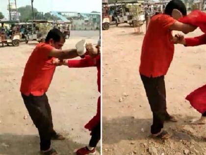 Video: jalaun Congress District President caught caught molesting, women beaten with slippers | Video: छेड़खानी करते पकड़ा गया कांग्रेस जिलाध्यक्ष, युवतियों ने चप्पलों से की पिटाई