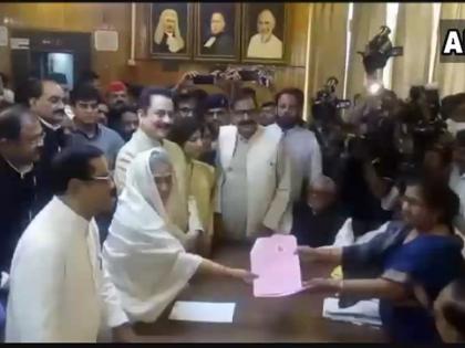 Rajya Sabha Election: Jaya Bachchan filled nomination form Uttar Pradesh in the presence of Dimple Yadav and Subrata Sahara | राज्यसभा चुनाव: डिंपल यादव और सुब्रत सहारा की मौजूदगी में जया बच्चन ने उत्तर प्रदेश से भरा पर्चा