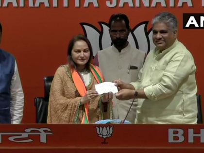 Lok Sabha Elections 2019: Veteran actor and former MP Jaya Prada joins Bharatiya Janata Party | बॉलीवुड अभिनेत्री जयाप्रदा बीजेपी में शामिल, रामपुर से आजम खान को दे सकती हैं चुनौती
