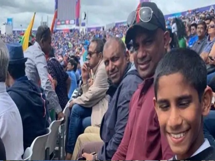 Banned by ICC, Sanath Jayasuriya watches India-Sri Lanka match from the stands at Headingley | Ind vs SL: बैन के कारण खिलाड़ियों के लाउंज में नहीं जा सके जयसूर्या, दर्शकों के साथ बैठकर देखा मैच
