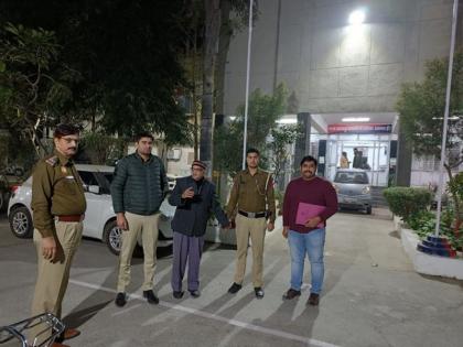 Man arres for tries to extort money from Samaypur police station as pretending judge | दिल्ली हाईकोर्ट का जज बताकर शख्स ने समयपुर थाने में धन उगाही की कोशिश की, पुलिस ने किया गिरफ्तार