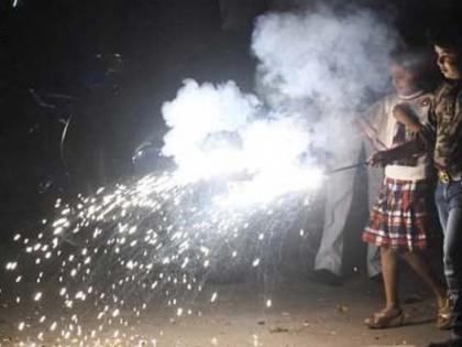 Pollution peaks in Delhi on Diwali, air quality situation in many areas critical | दिवाली पर दिल्ली में प्रदूषण चरम पर, कई इलाकों में वायु गुणवत्ता की स्थिति गंभीर