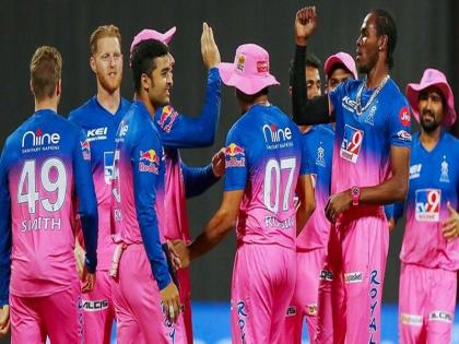 Rajasthan Royals star Jofra Archer finger injury caused by freak fish tank accident | IPL 2021: राजस्थान की बढ़ी मुश्किलें, जोफ्रा आर्चर की उंगली में सर्जरी के दौरान मिला कांच का टुकड़ा, आईपीएल में खेलना तय नहीं