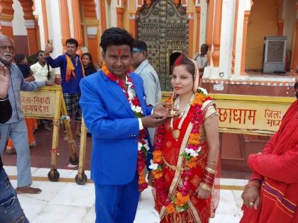 wife left her carpenter husband as soon as he became lekhpal both had a love marriage 5 years ago | लेखपाल बनते ही पत्नी ने कारपेंटर पति का छोड़ा साथ, 5 साल पहले हुई थी दोनों की लव मैरिज और अब..